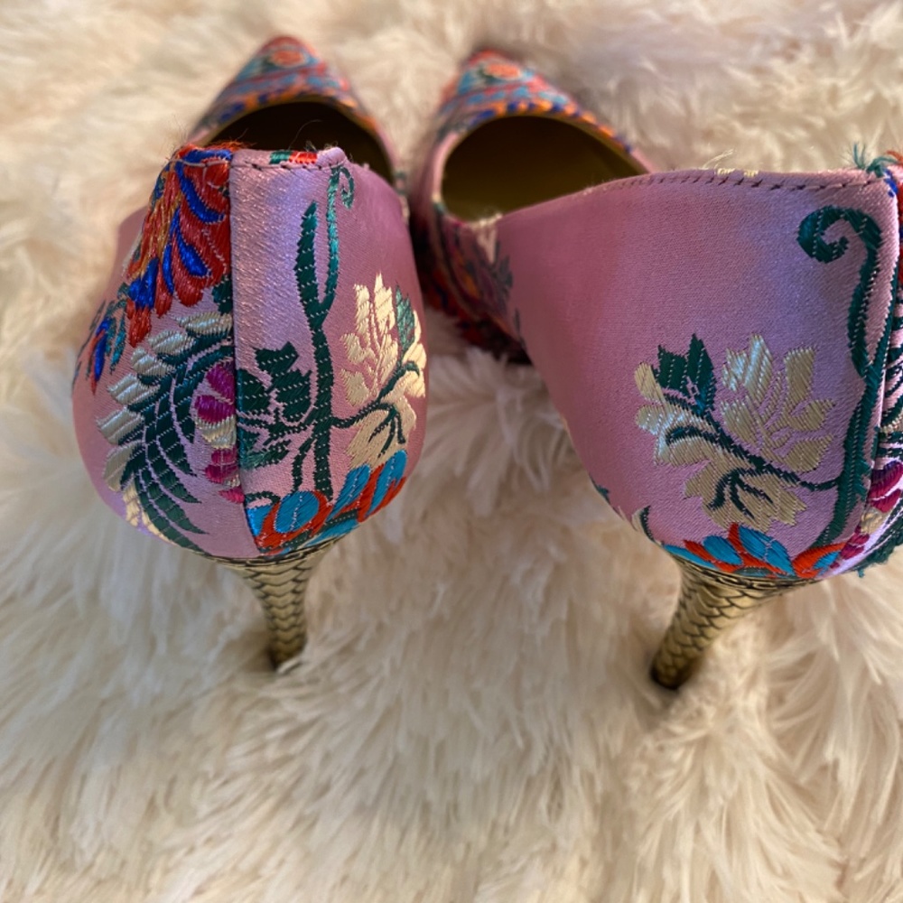 Shoes - Picture 3 of 5